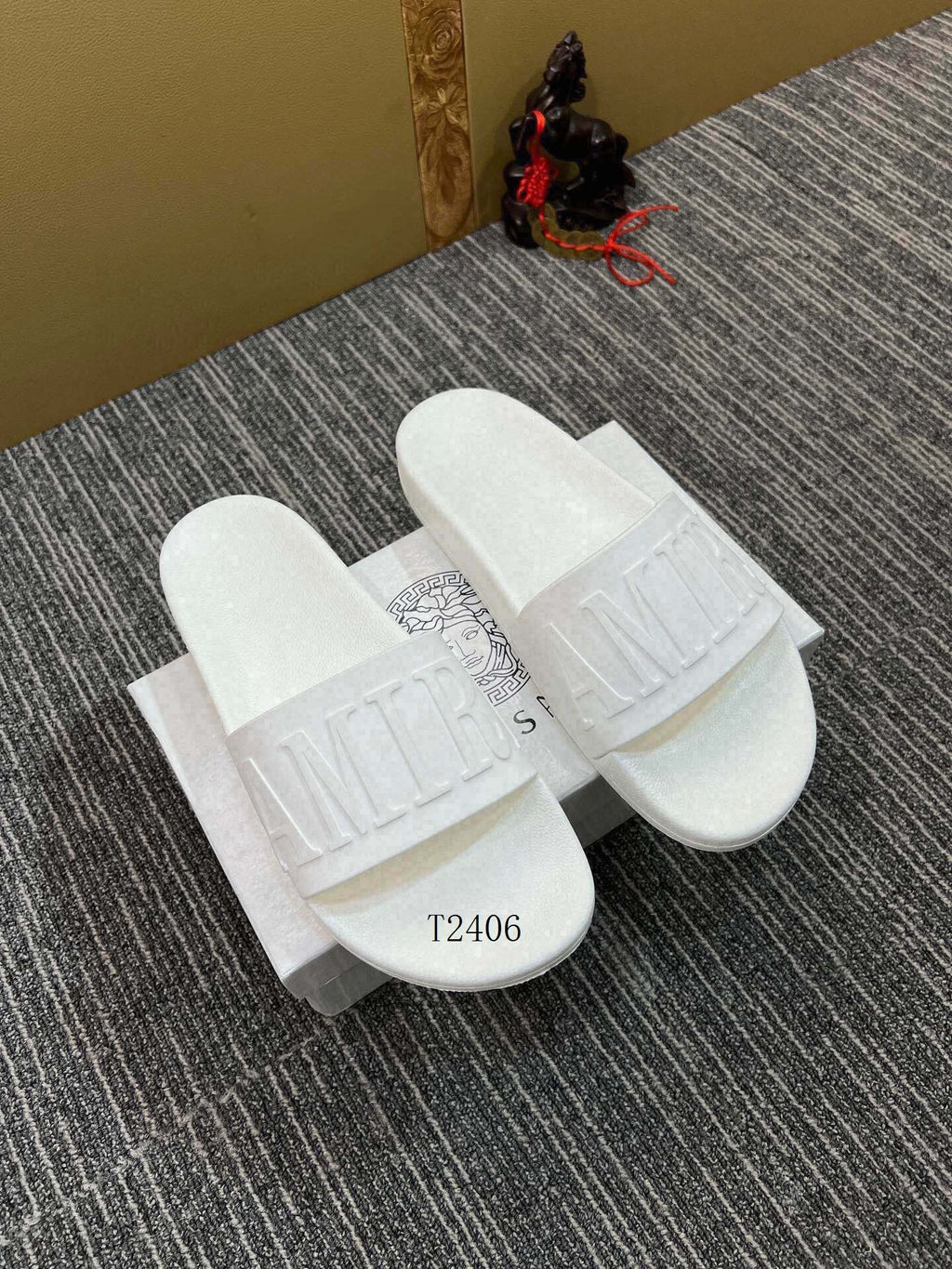 Amore Slides