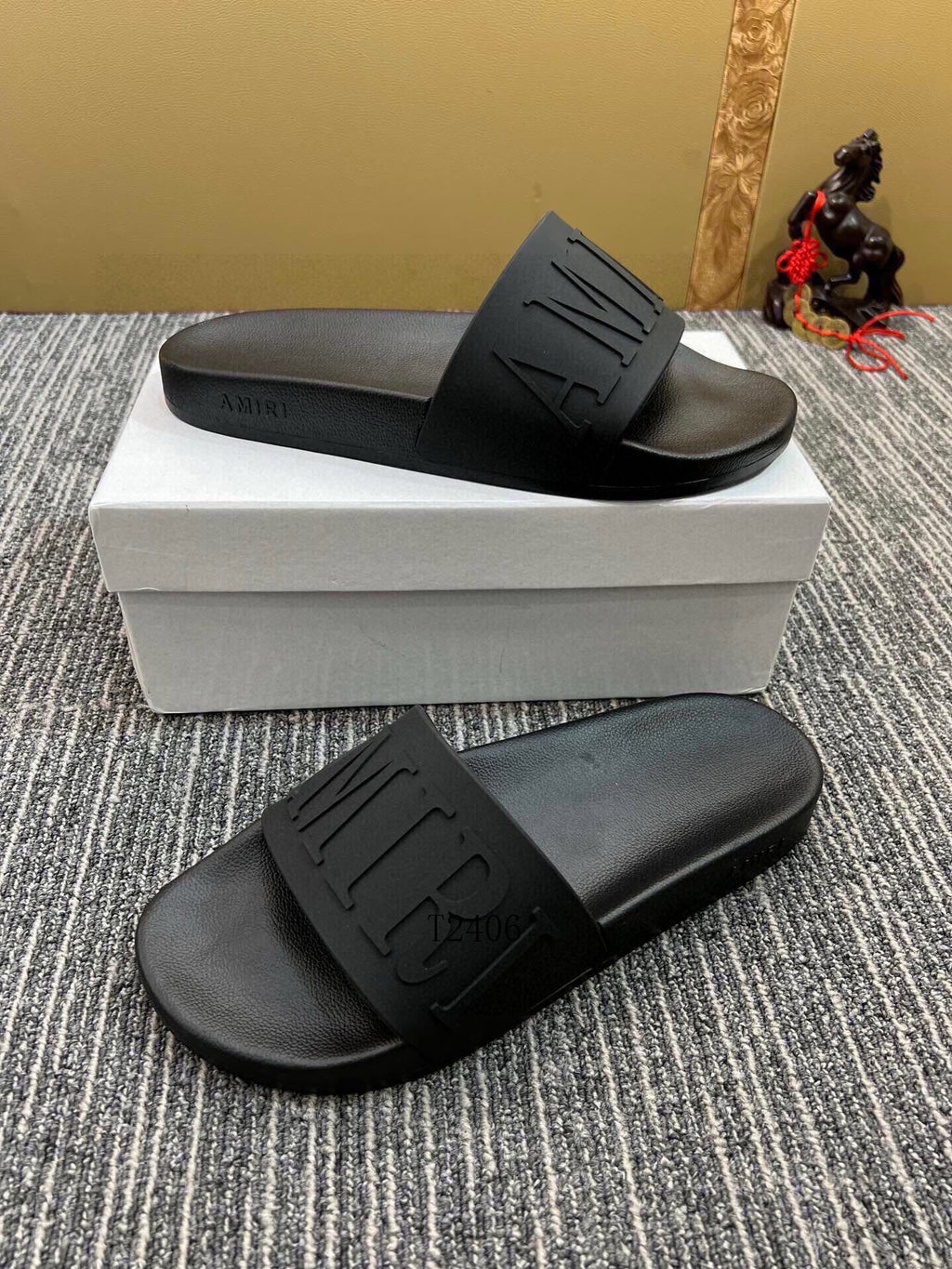 Amore Slides
