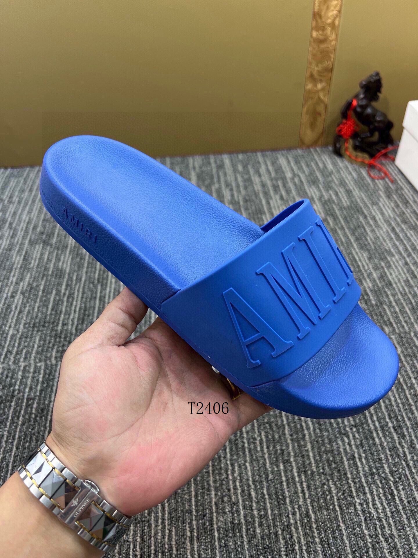 Amore Slides