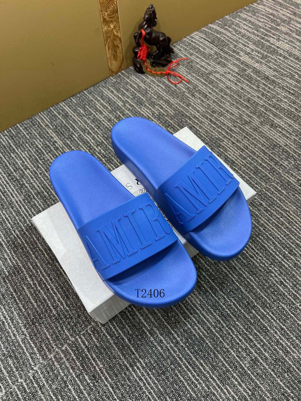 Amore Slides