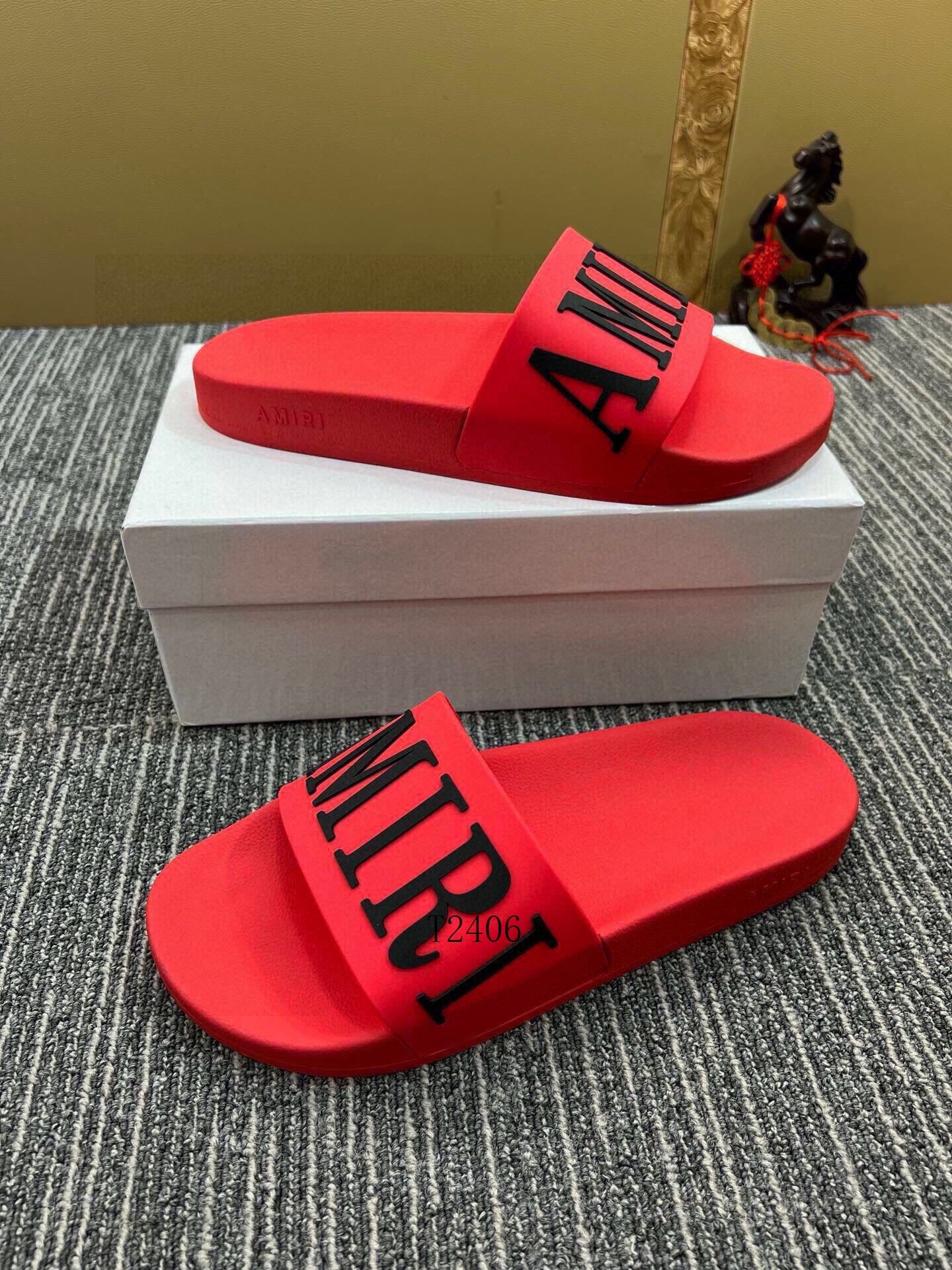 Amore Slides