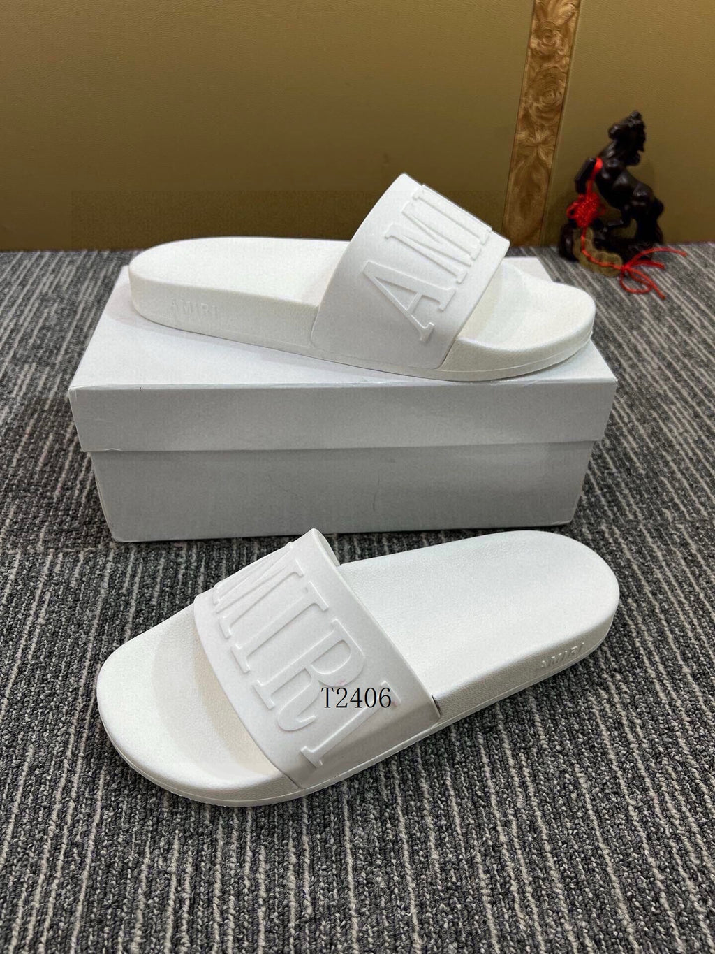 Amore Slides