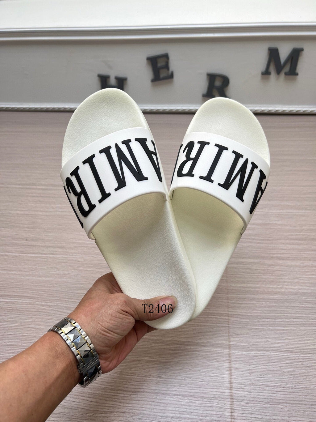 Amore Slides