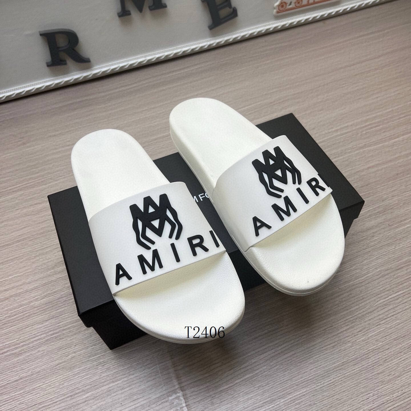 Amore Slides