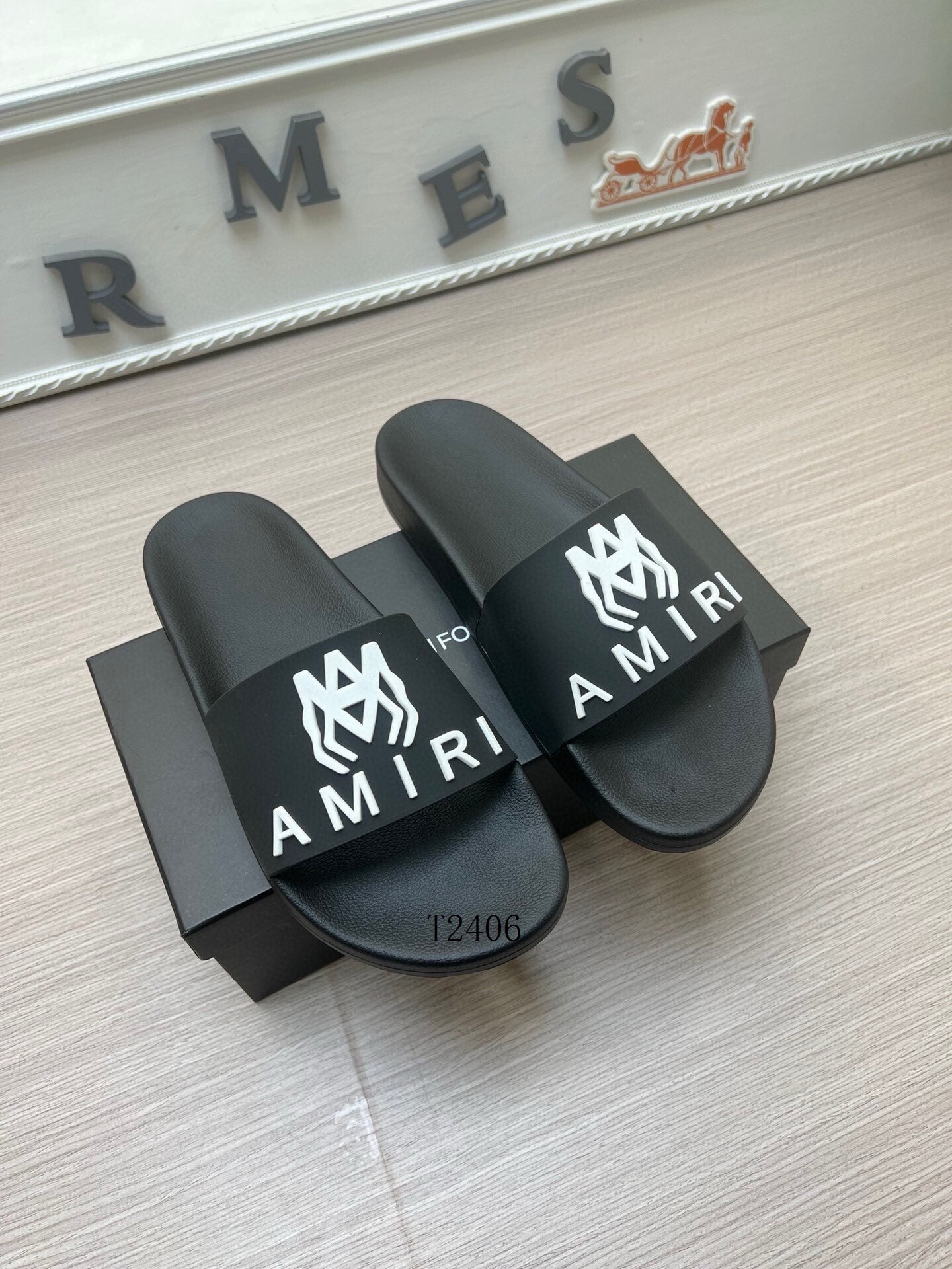 Amore Slides