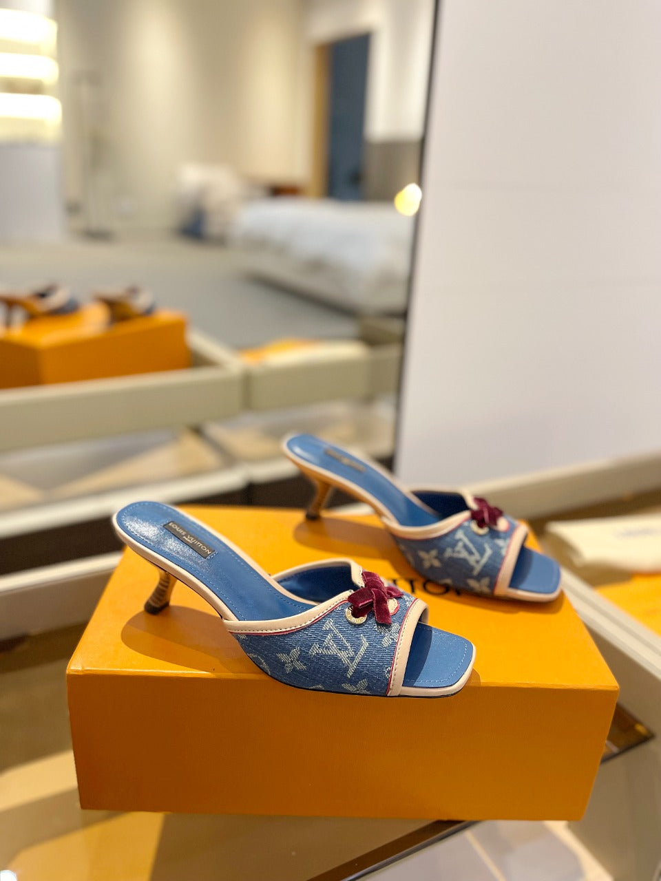 SHOES