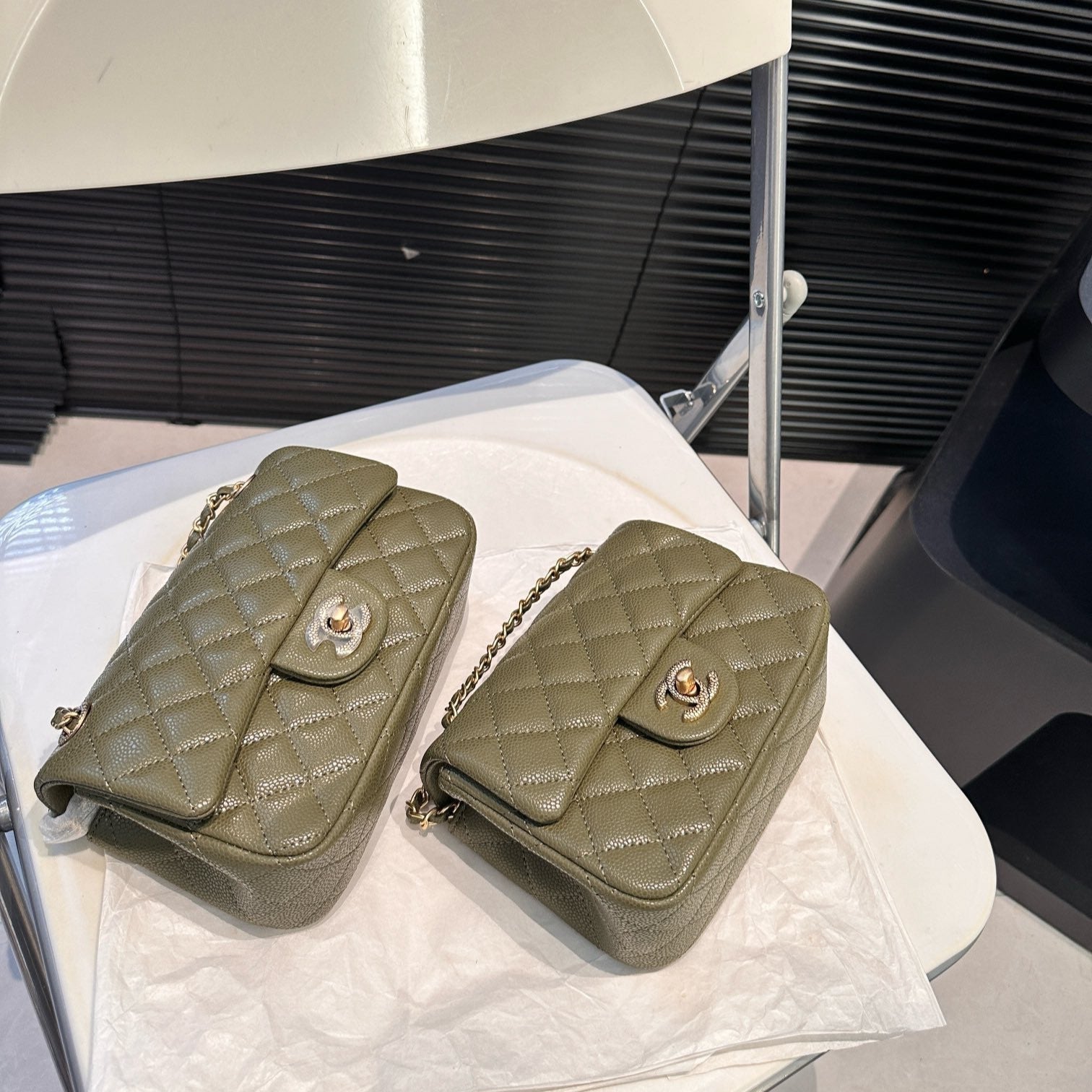 Chain Classic Bag
